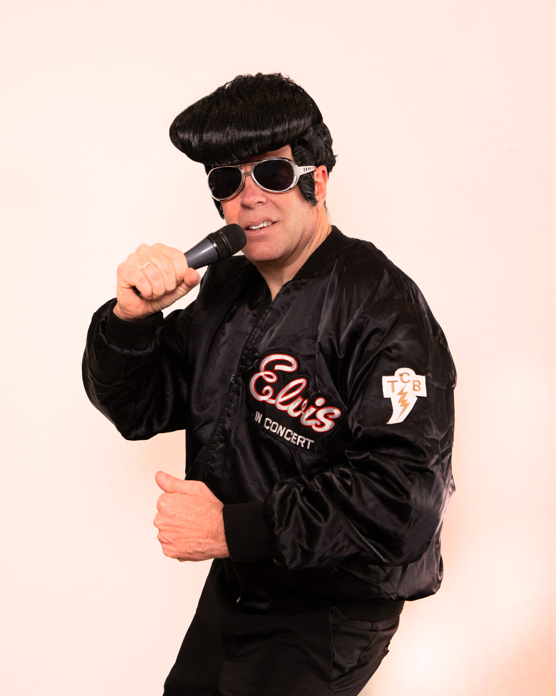 Manic Mike | Disco and Karaoke Party Entertainer